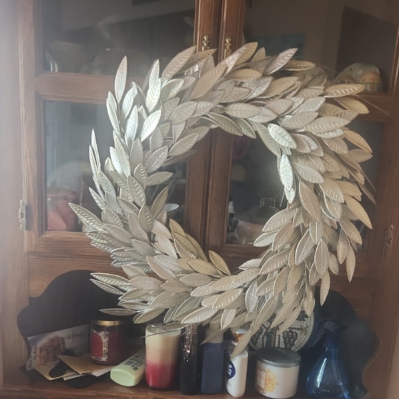 handcraft Other - Silver Leaf Wreath Decor 19 Inches Diameter DIYers